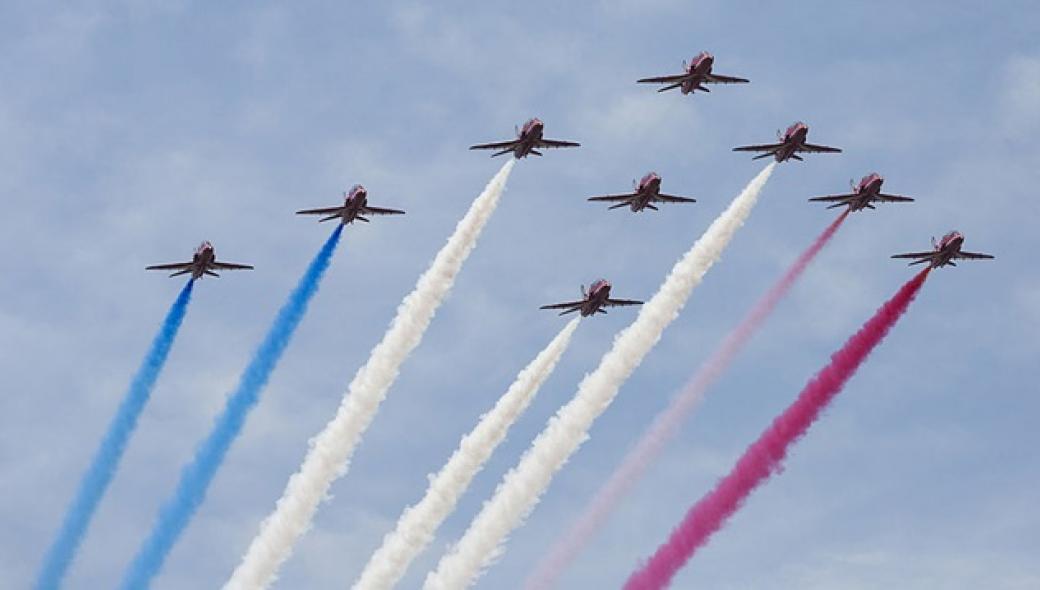 G7: Επίδειξη των Red Arrows για τη συνάντηση των 7 ηγετών